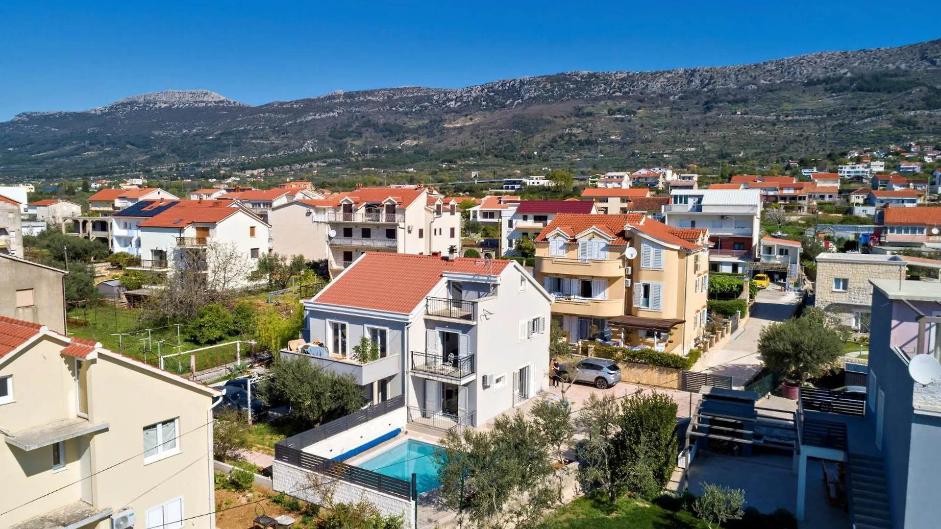 Villa Trapezium - Private Heated Pool & Table Soccer Kastela Croatia