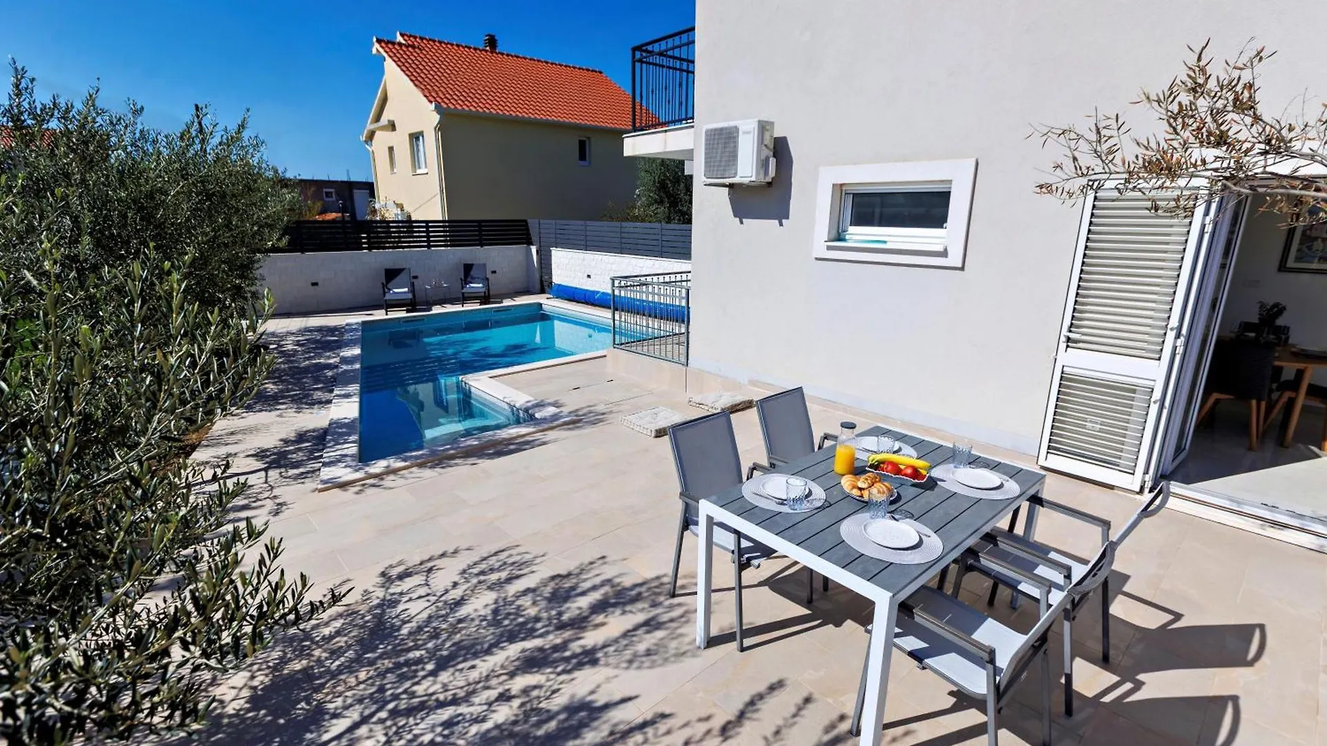 Villa Trapezium - Private Heated Pool & Table Soccer Kastela