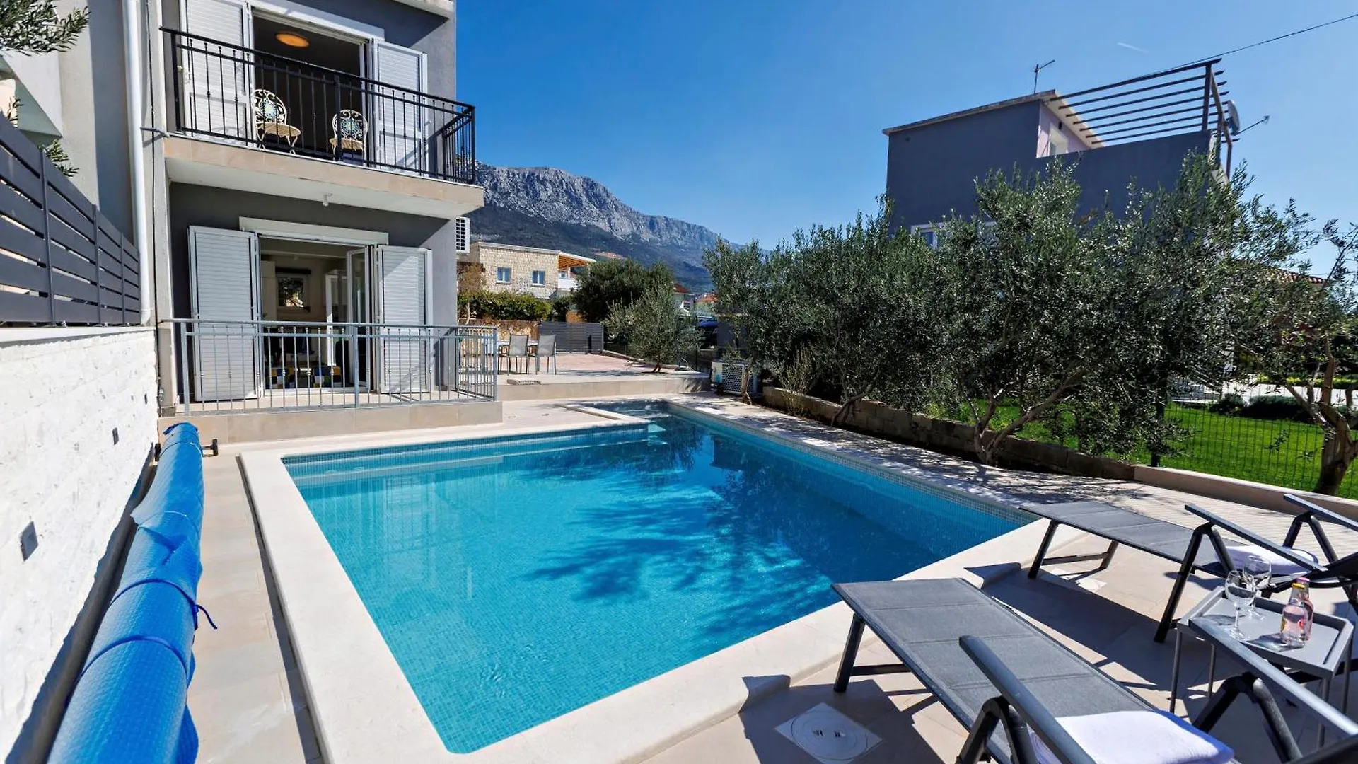 Villa Trapezium - Private Heated Pool & Table Soccer Kastela Croatia
