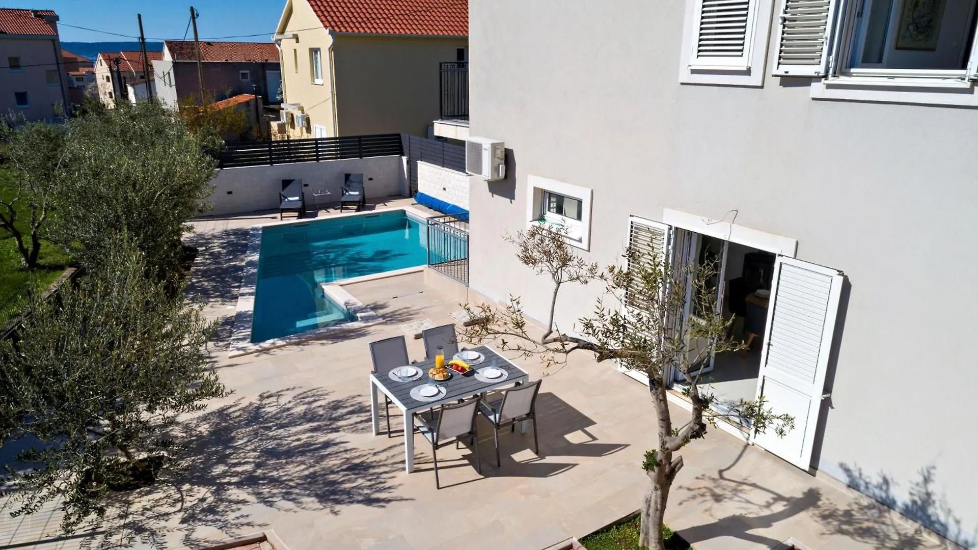 Villa Trapezium - Private Heated Pool & Table Soccer Kastela