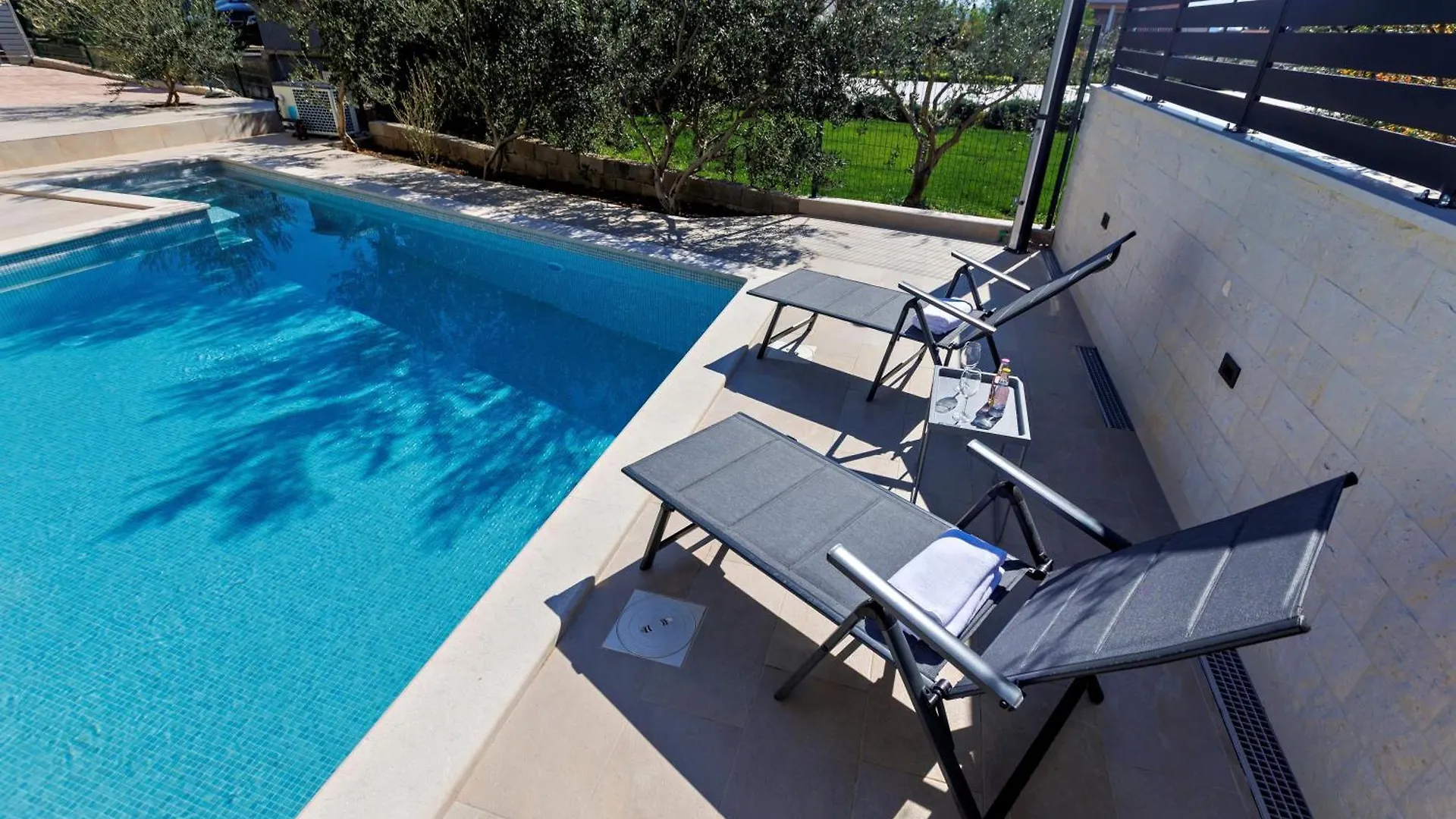 Villa Trapezium - Private Heated Pool & Table Soccer Kastela