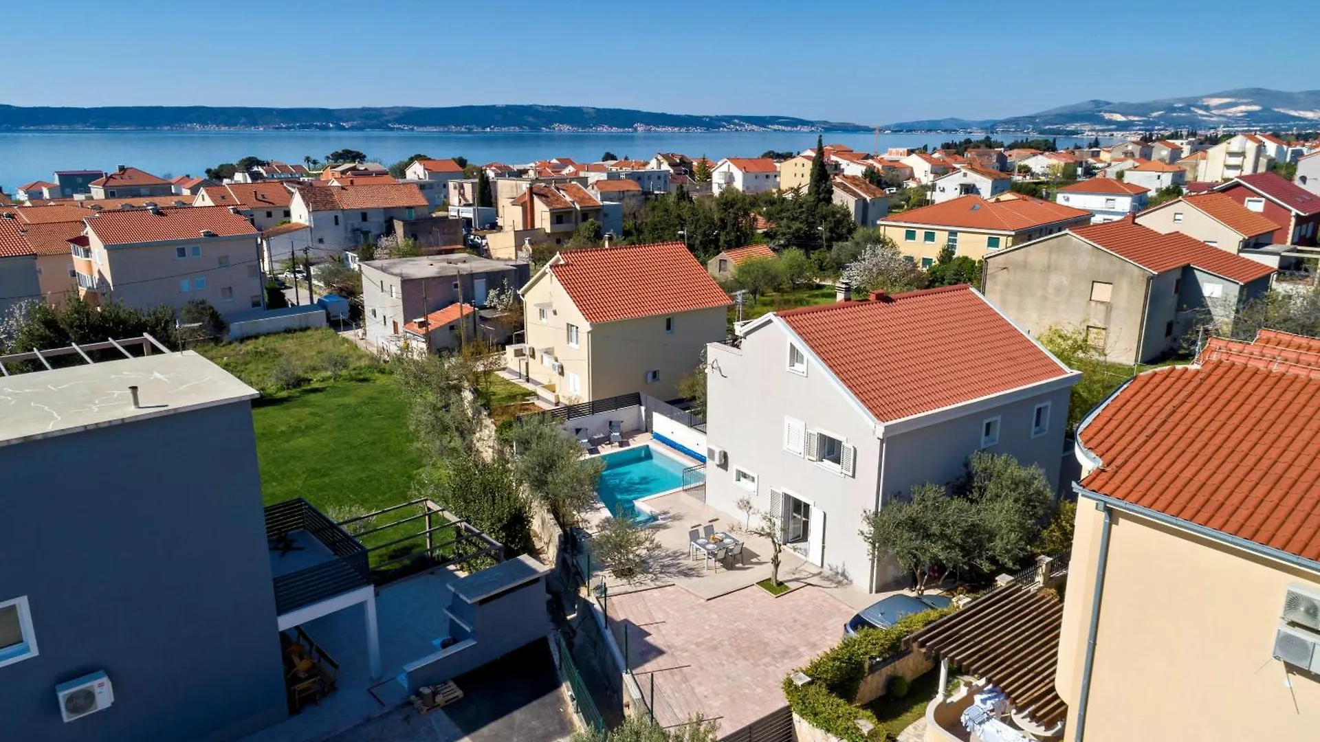Villa Trapezium - Private Heated Pool & Table Soccer Kastela