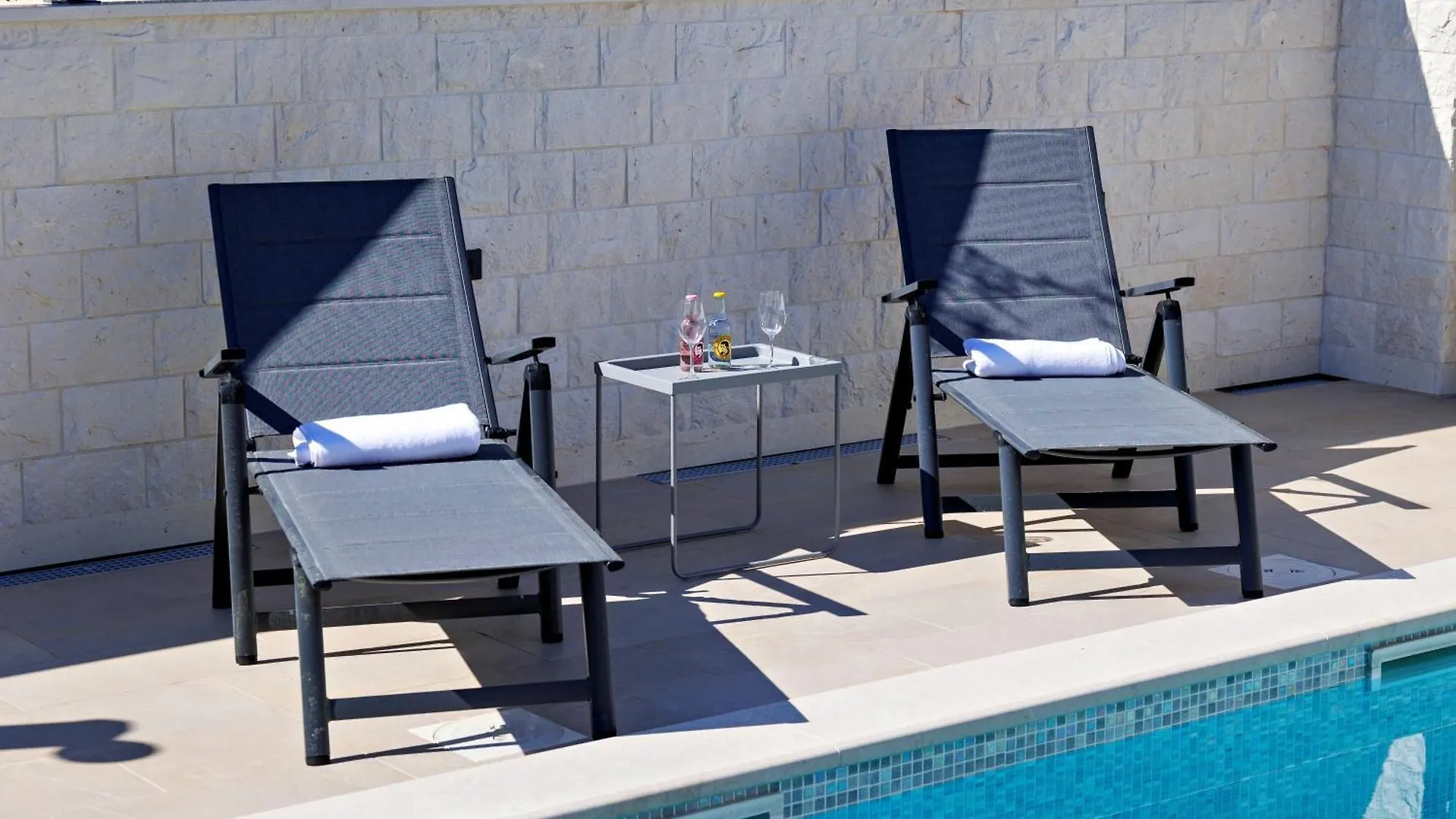 Villa Trapezium - Private Heated Pool & Table Soccer Kastela 0*,