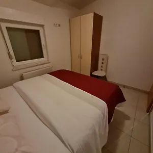 Apartments And Rooms Niki 2 Kaštela